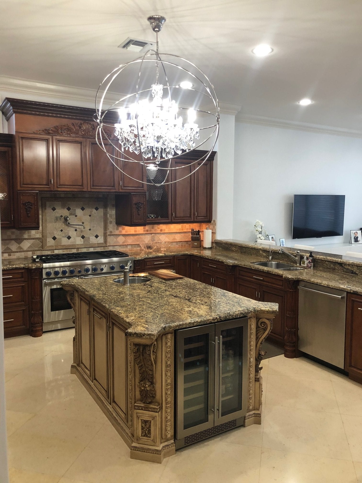 clean kitchen as a result of Valrico Home Maid service using our healthy clean process